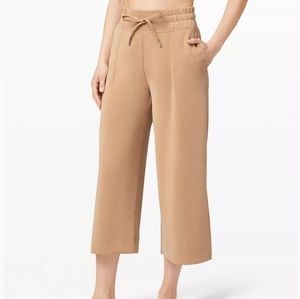 Lululemon Soft Ambition High-Rise Crop
